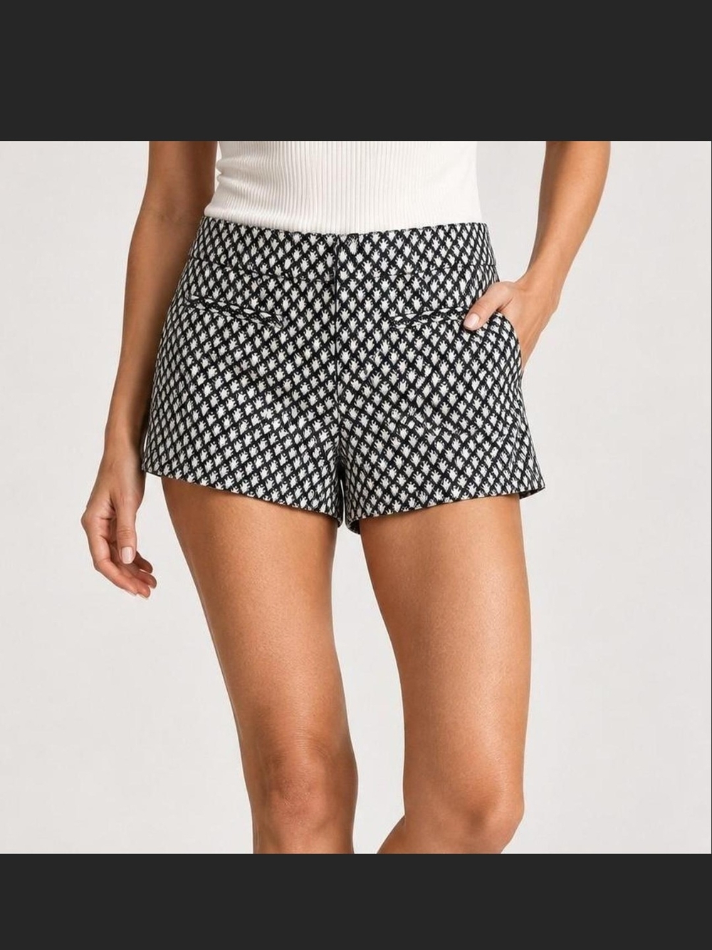 Kenar Black & White Geometric-Print Shorts